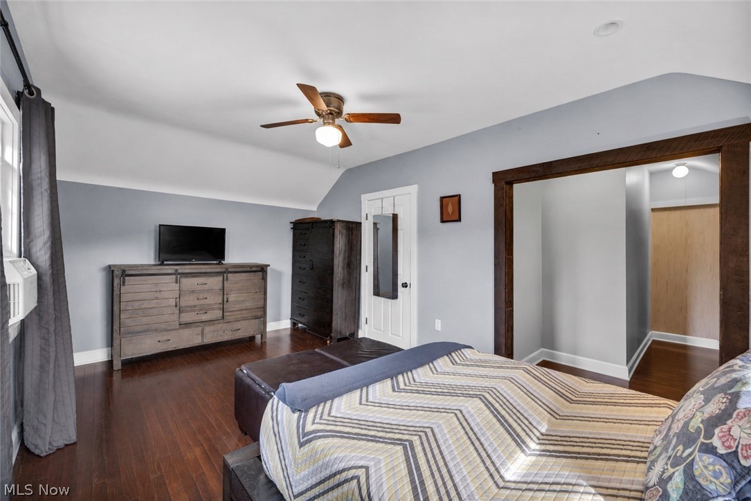 1511 Center Road Hinckley OH 44233