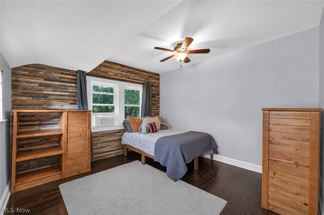 1511 Center Road Hinckley OH 44233