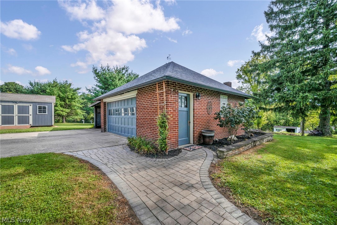 1511 Center Road Hinckley OH 44233