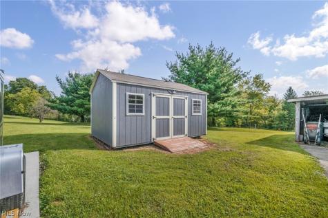 1511 Center Road Hinckley OH 44233