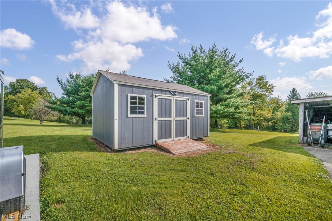 1511 Center Road Hinckley OH 44233