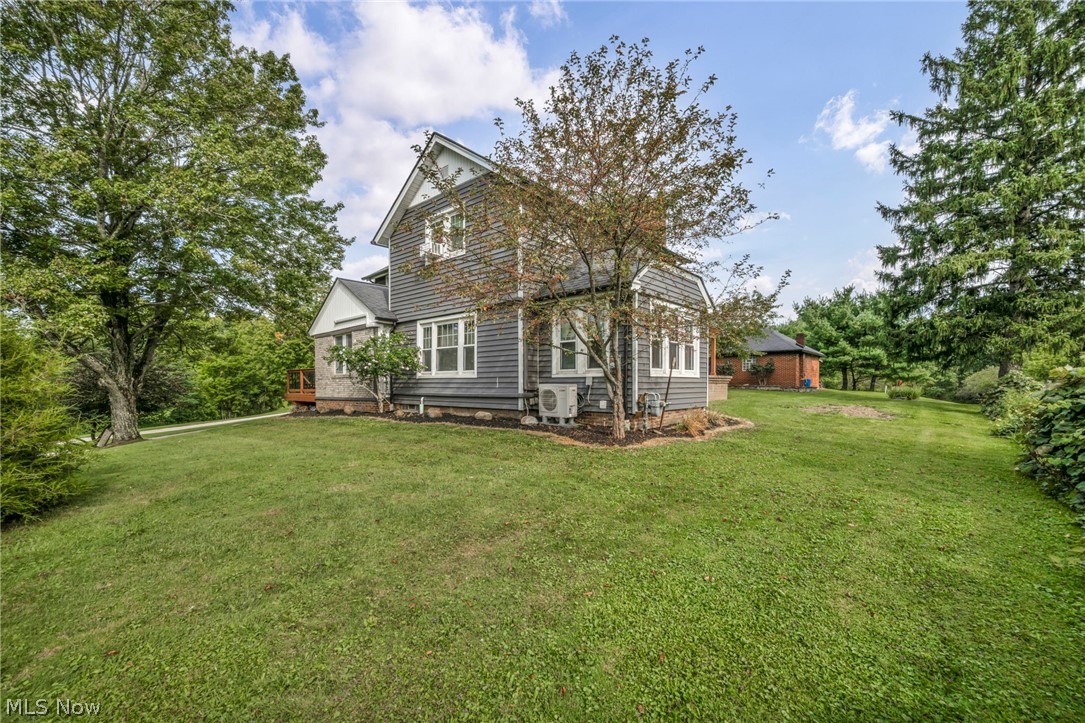 1511 Center Road Hinckley OH 44233