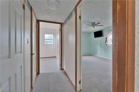 34 Mcdonald Avenue Niles OH 44446