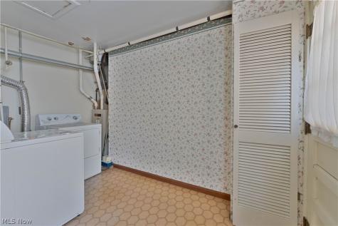 34 Mcdonald Avenue Niles OH 44446