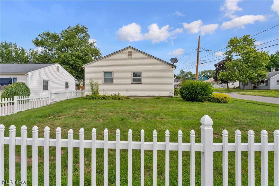 34 Mcdonald Avenue Niles OH 44446