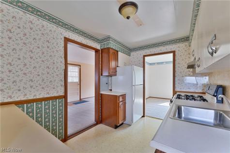 34 Mcdonald Avenue Niles OH 44446