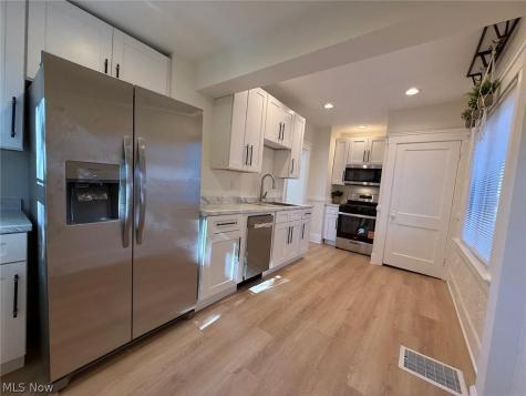 3374 W 88th Street Cleveland OH 44102