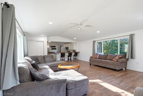 2942 Regent Drive Akron OH 44319