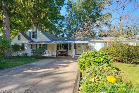 2942 Regent Drive Akron OH 44319