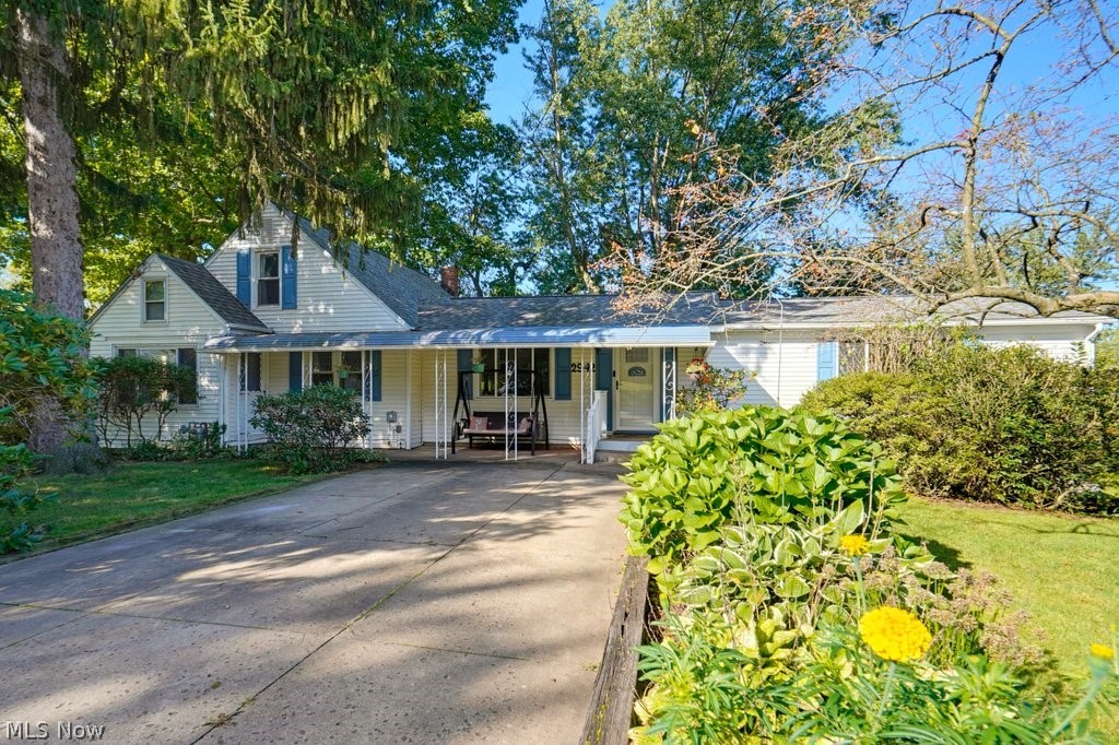 2942 Regent Drive Akron OH 44319