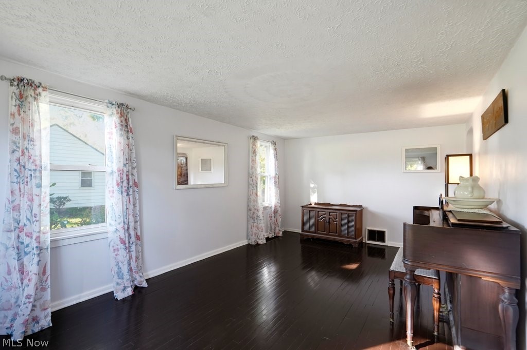 2942 Regent Drive Akron OH 44319