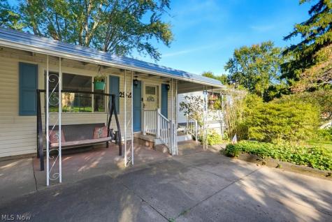 2942 Regent Drive Akron OH 44319