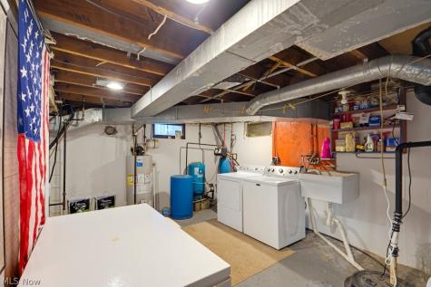 2942 Regent Drive Akron OH 44319