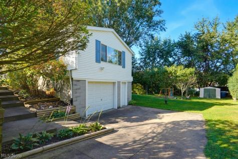 2942 Regent Drive Akron OH 44319