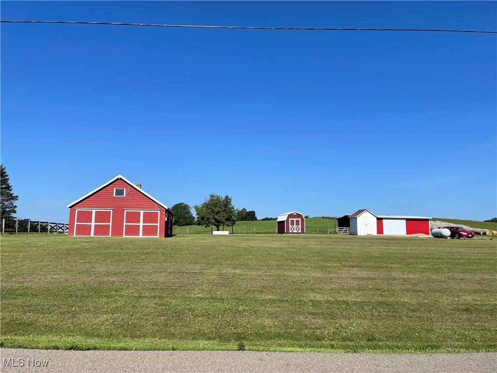 1515 Meadow Farm Church Road Zanesville OH 43701