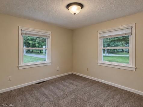 8023 Columbus Road NE Louisville OH 44641