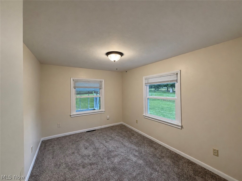 8023 Columbus Road NE Louisville OH 44641