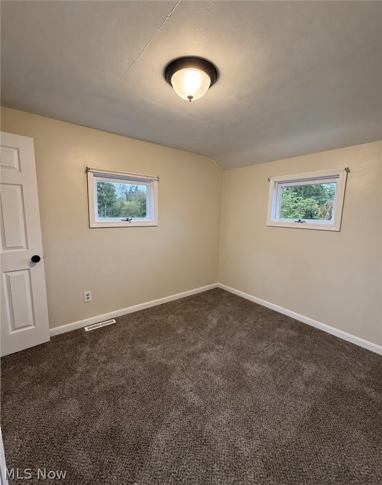 8023 Columbus Road NE Louisville OH 44641