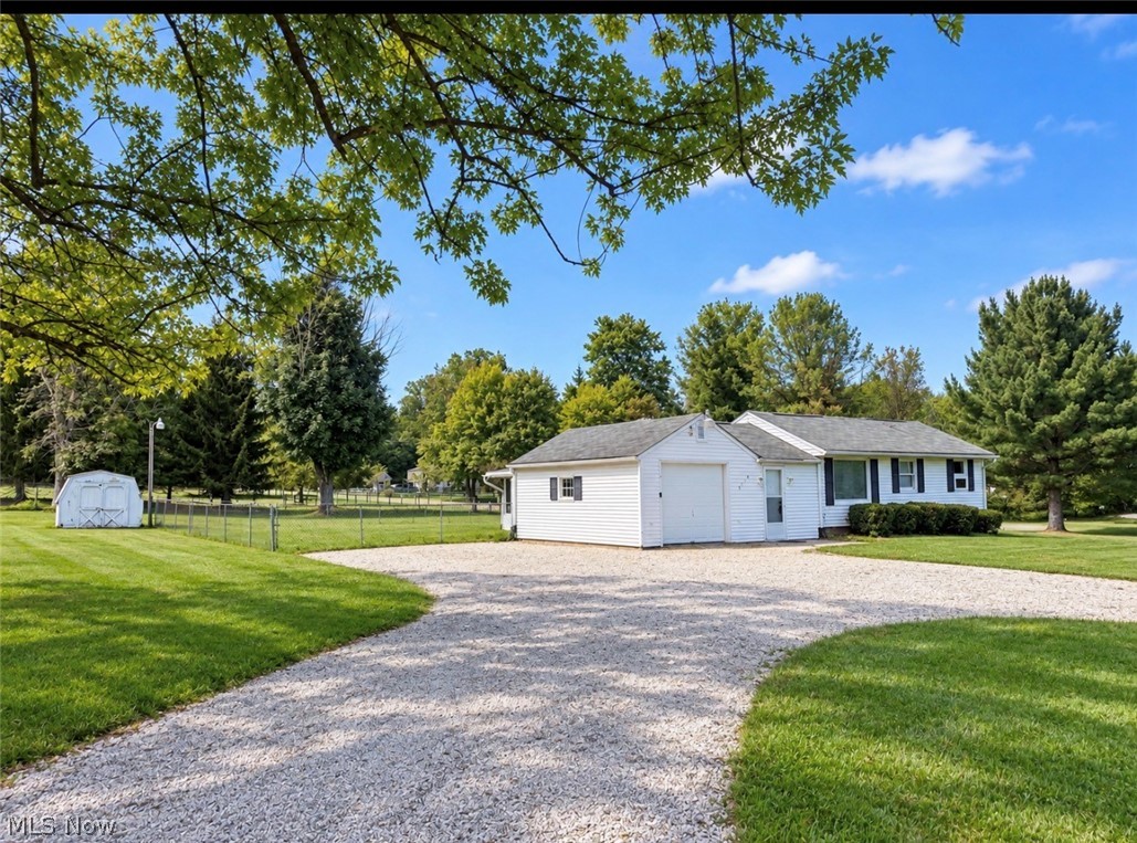 8023 Columbus Road NE Louisville OH 44641