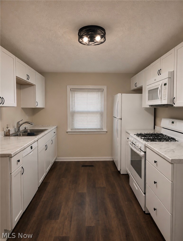 8023 Columbus Road NE Louisville OH 44641