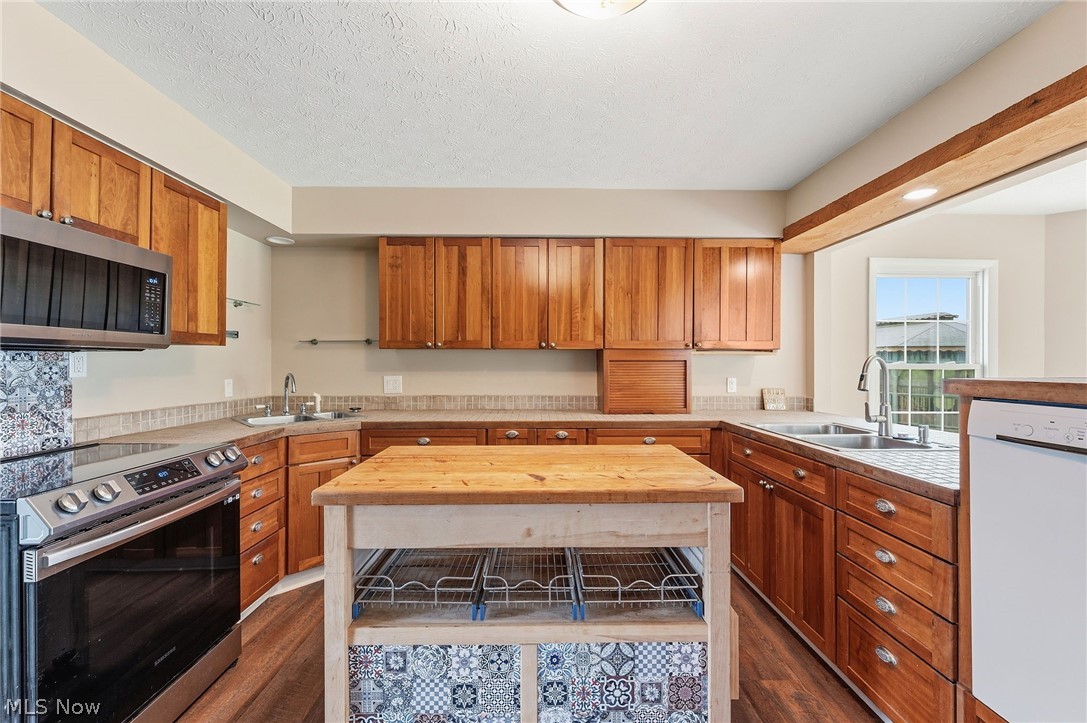 939 State Route 303 Streetsboro OH 44241