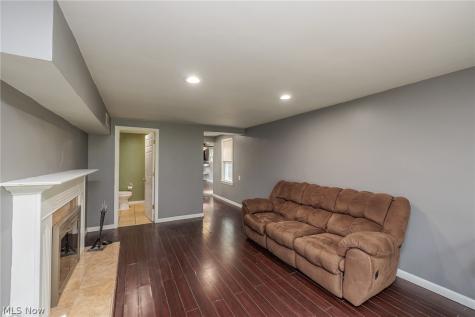 7371 Parma Park Boulevard Parma OH 44130