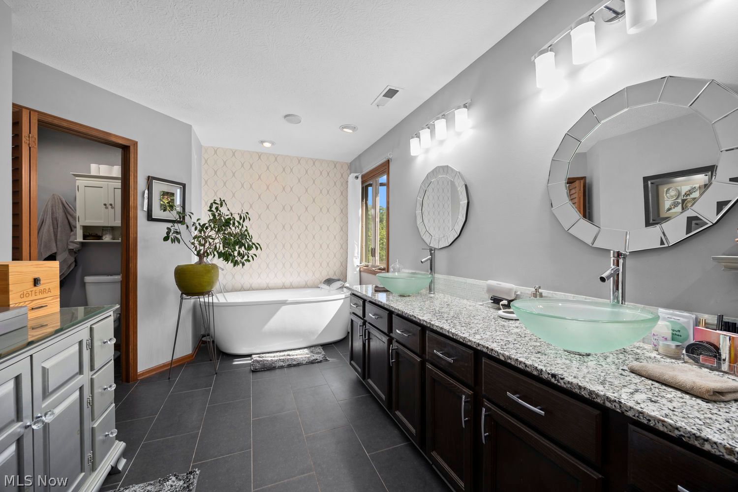 5315 New Haven Court Sheffield Village OH 44054