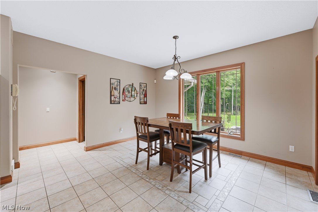 5560 Oak Hill Drive Warren OH 44481