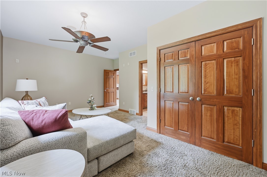 5560 Oak Hill Drive Warren OH 44481