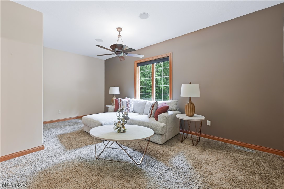5560 Oak Hill Drive Warren OH 44481