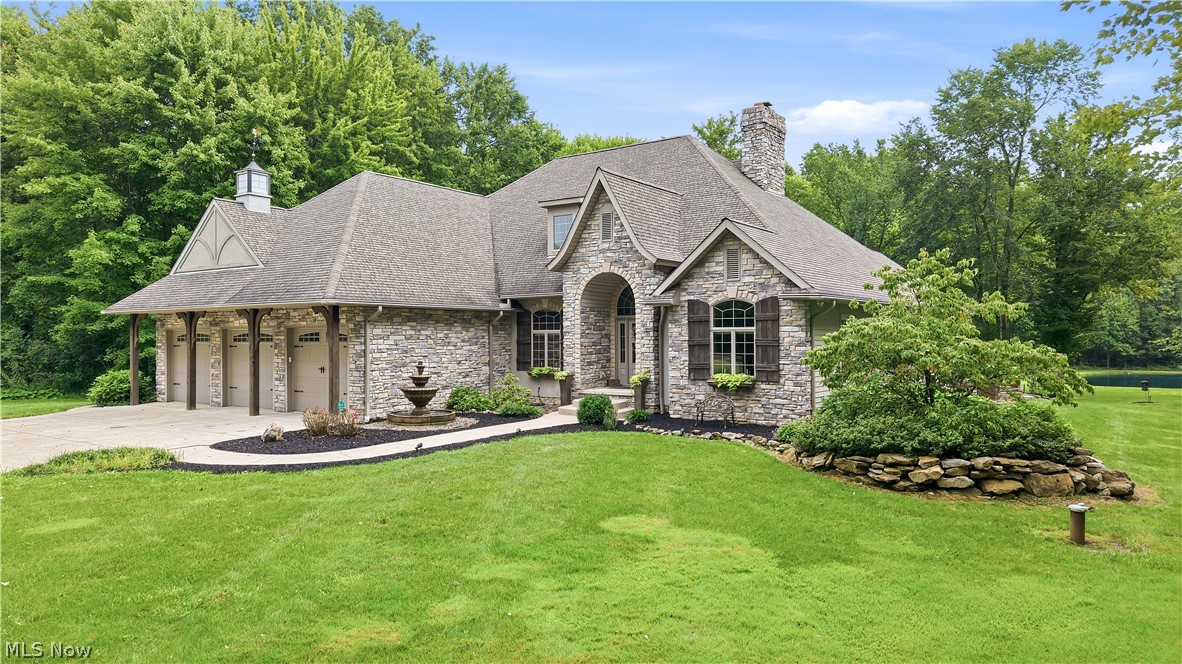 5560 Oak Hill Drive Warren OH 44481