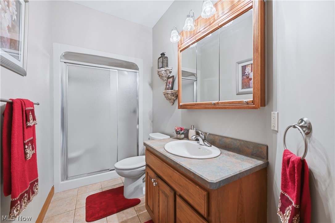 5560 Oak Hill Drive Warren OH 44481