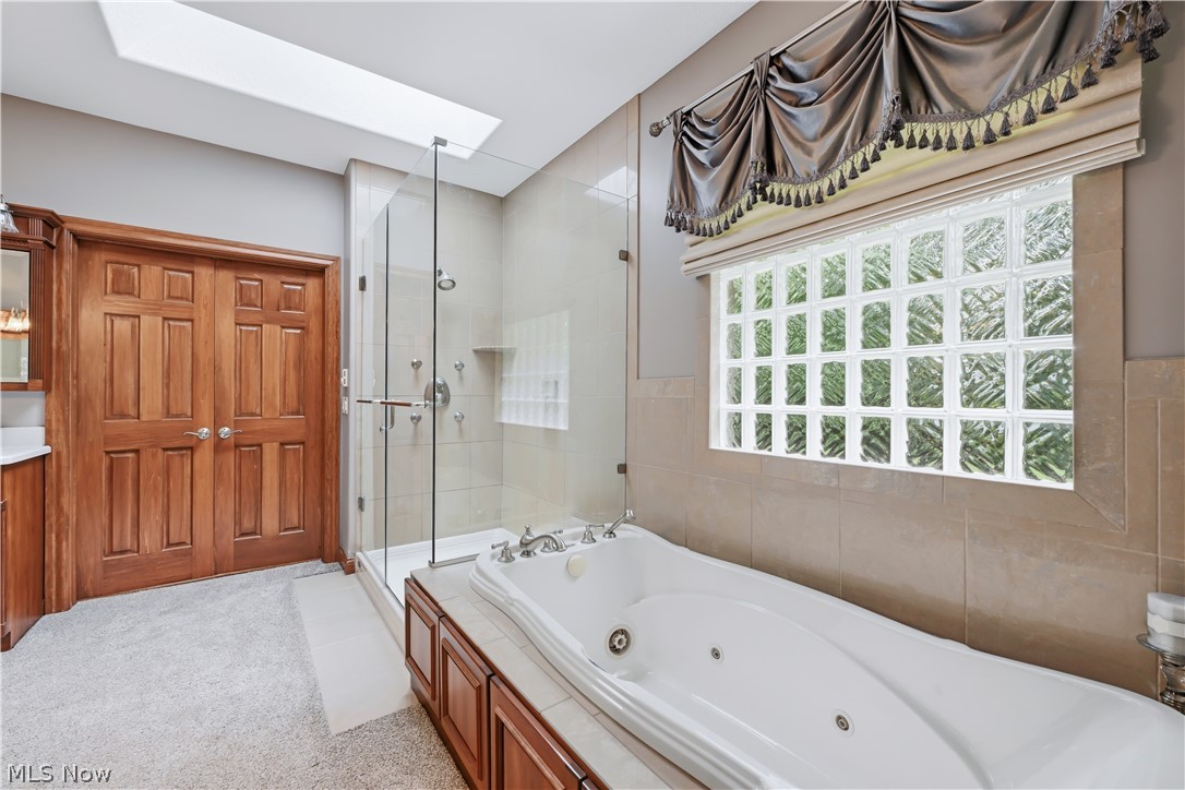 5560 Oak Hill Drive Warren OH 44481
