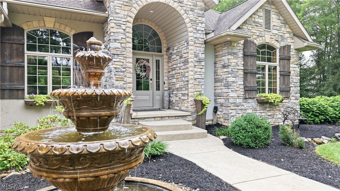 5560 Oak Hill Drive Warren OH 44481