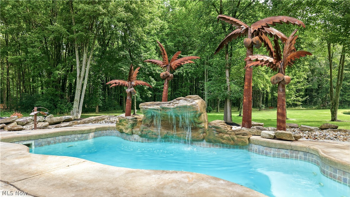 5560 Oak Hill Drive Warren OH 44481