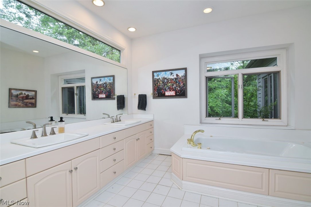 13540 Ledgebrook Lane Chagrin Falls OH 44022