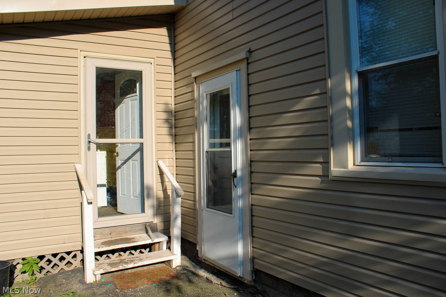 1745 Flint Avenue Akron OH 44305