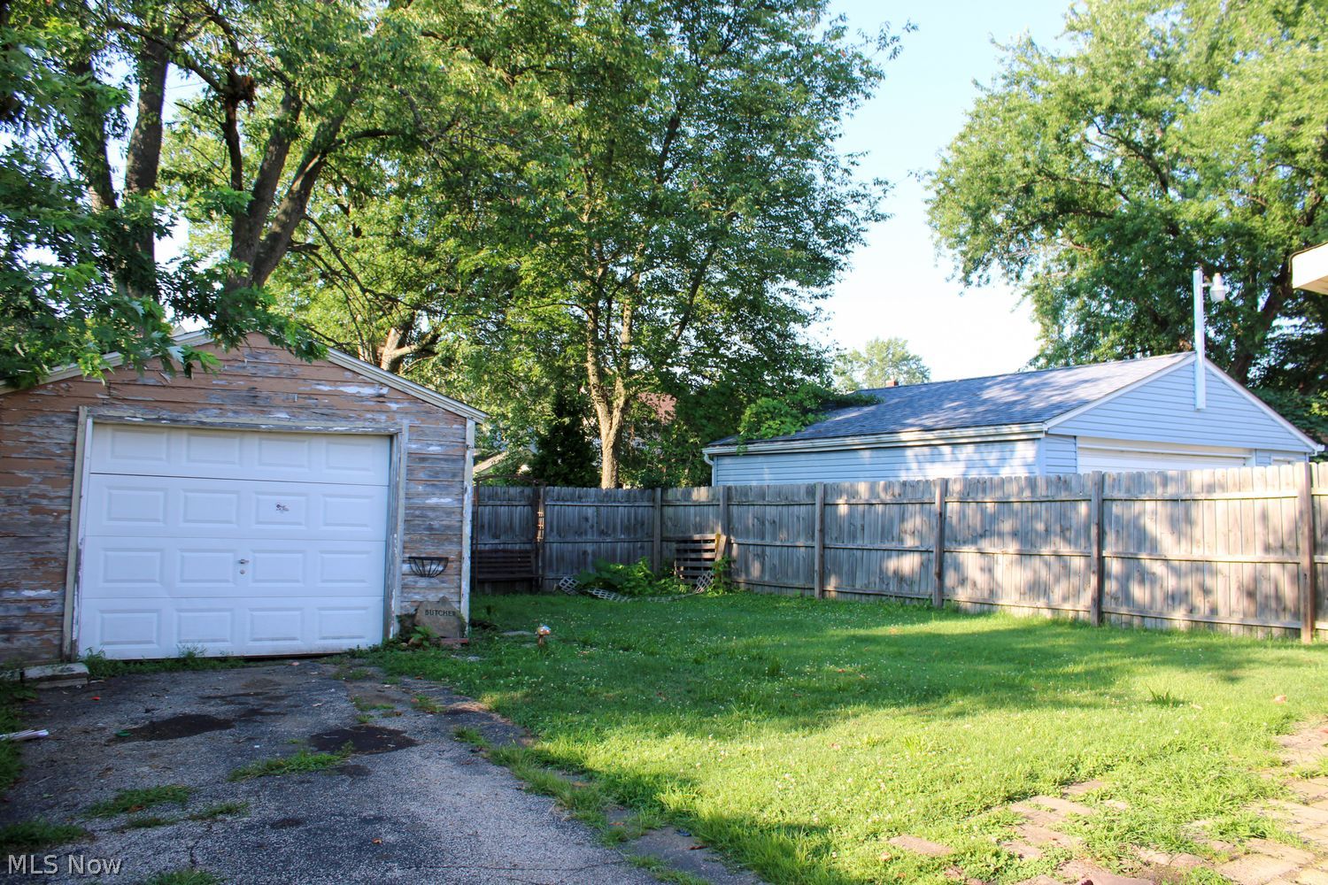 1745 Flint Avenue Akron OH 44305