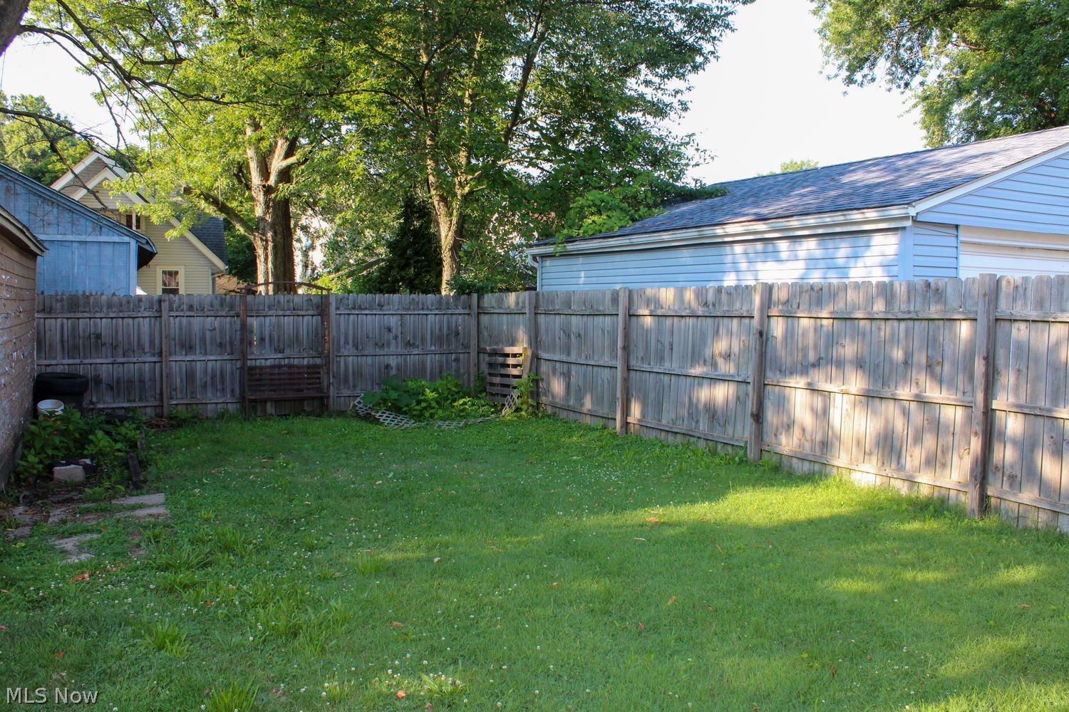 1745 Flint Avenue Akron OH 44305