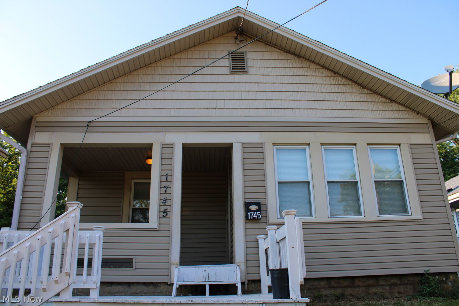 1745 Flint Avenue Akron OH 44305