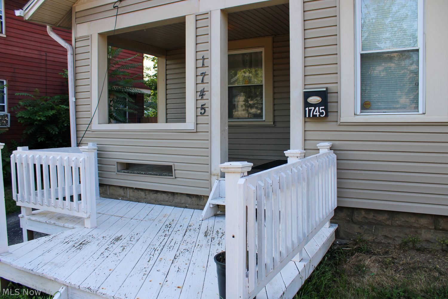 1745 Flint Avenue Akron OH 44305