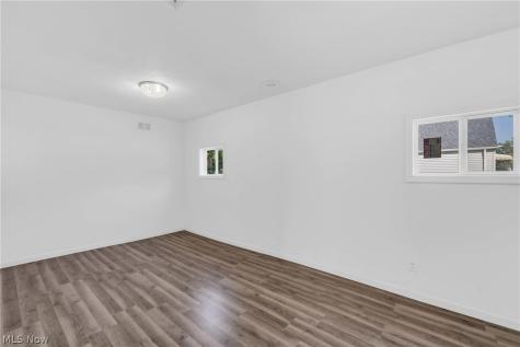 290 E 317th Street Willowick OH 44095