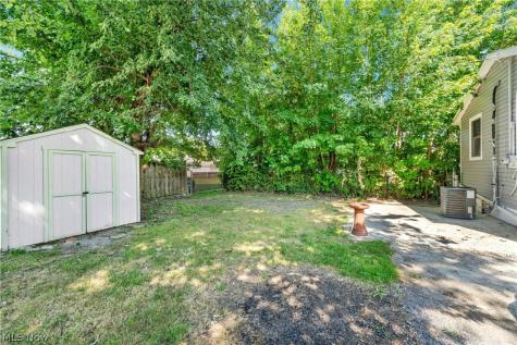 290 E 317th Street Willowick OH 44095