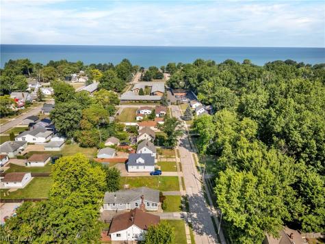 290 E 317th Street Willowick OH 44095