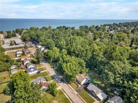 290 E 317th Street Willowick OH 44095