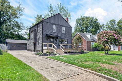 2562 Graham Avenue Akron OH 44312