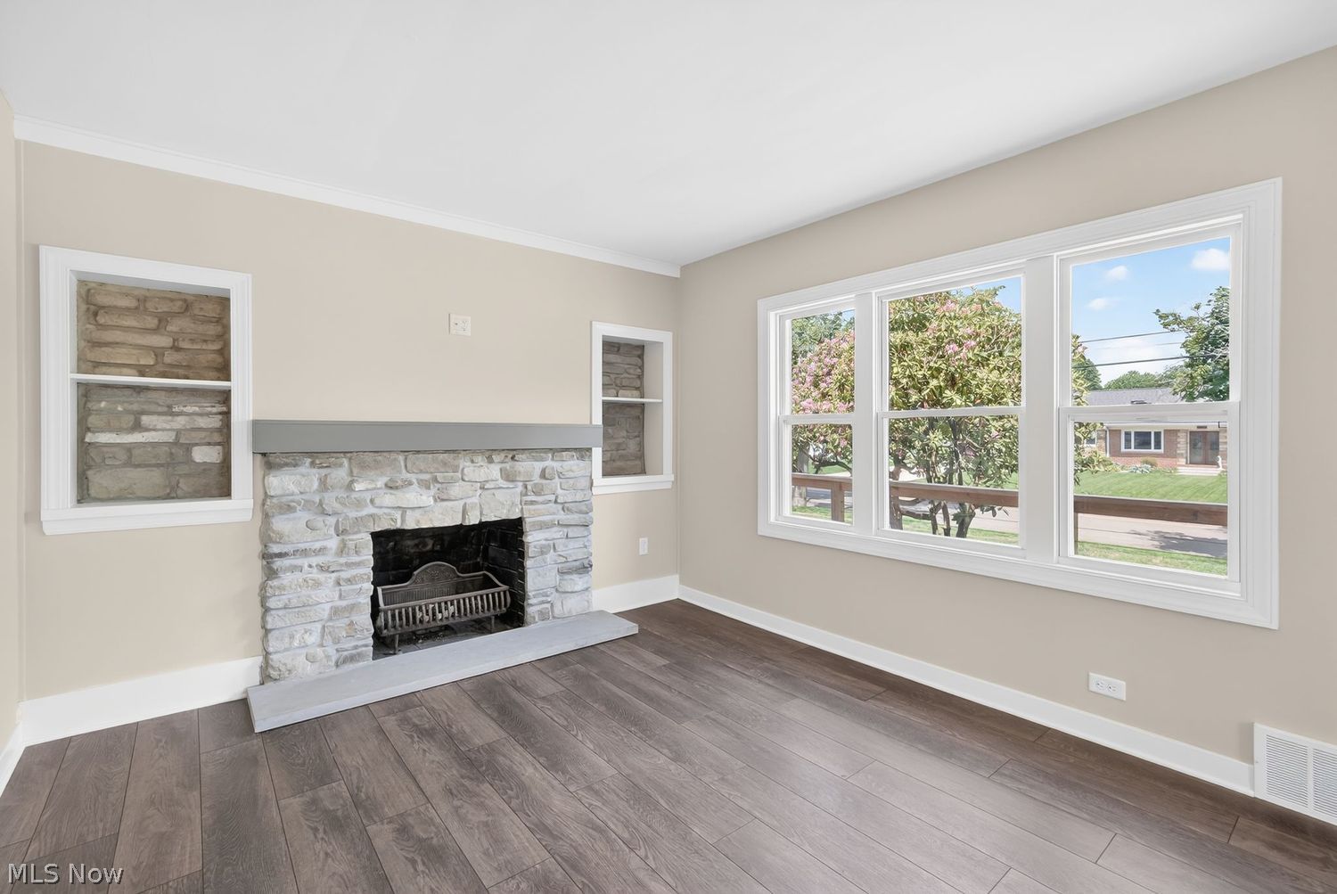 2562 Graham Avenue Akron OH 44312