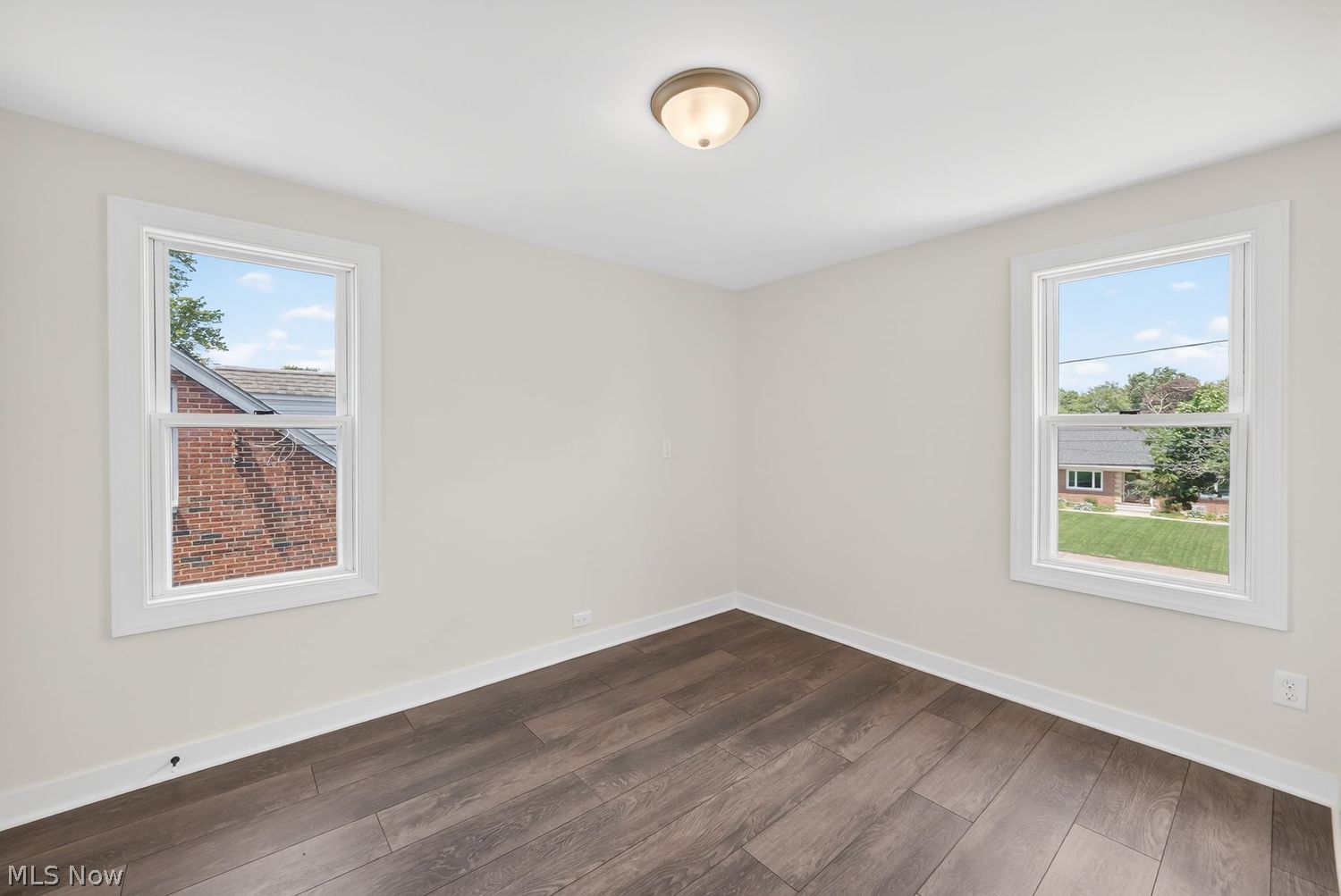 2562 Graham Avenue Akron OH 44312