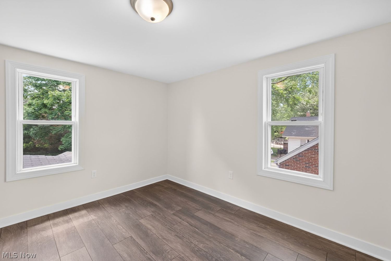 2562 Graham Avenue Akron OH 44312