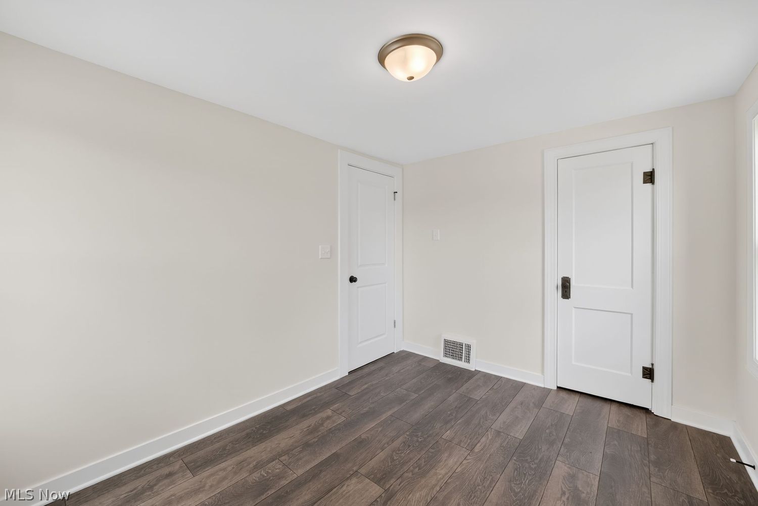 2562 Graham Avenue Akron OH 44312